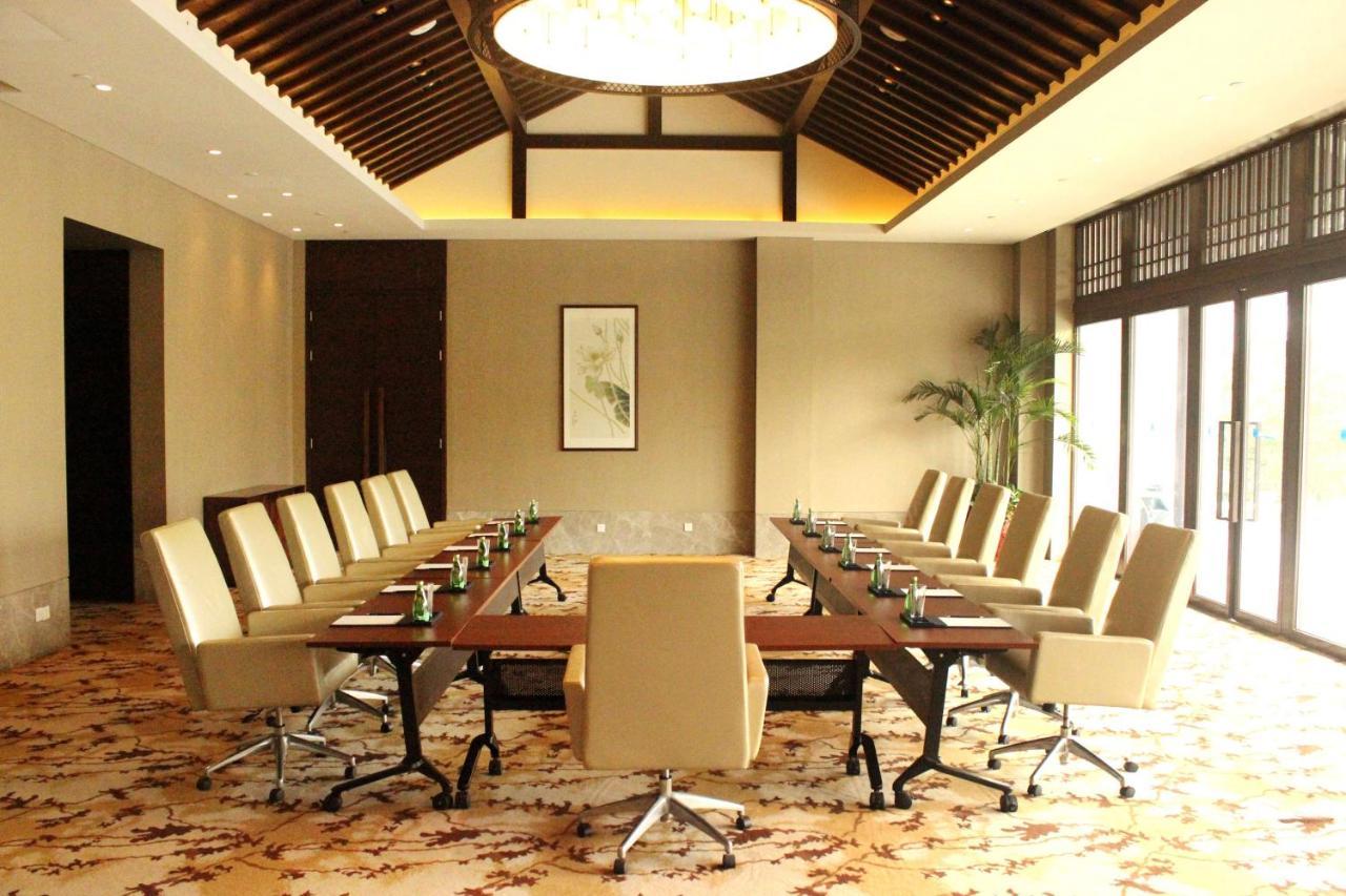 Radisson Blu Resort Wetland Park Wuxi  Exterior foto